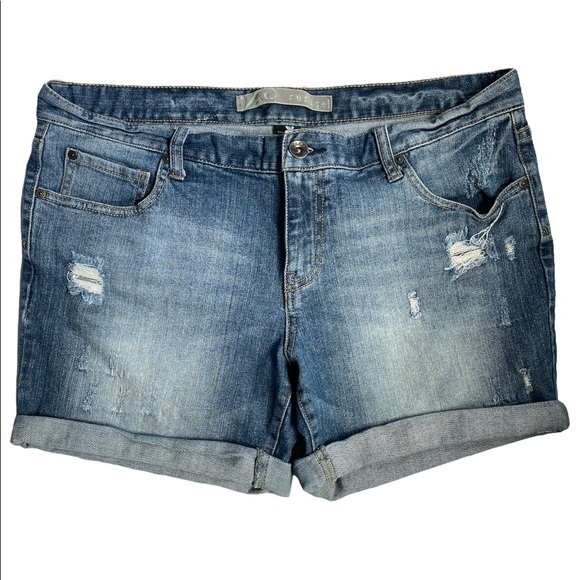 Refuge Distressed Denim Jean Short - Picture 1 of 6